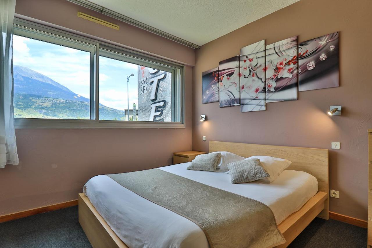 Hotel Les Flots Bleus Savines Exterior photo
